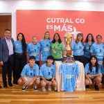 LAS CHICAS CAMPEONAS DEL CELESTE VISITARON AL INTENDENTE RIOSECO